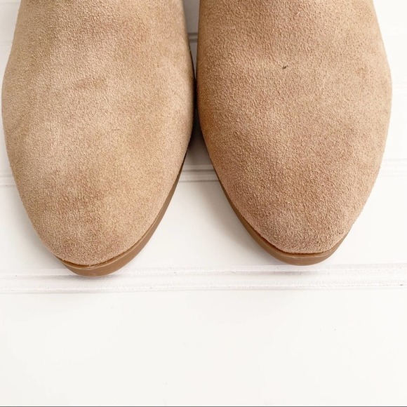 Vince Camuto Women’s 8 Tan Suede Carlina Ankle Booties - Picture 4 of 7